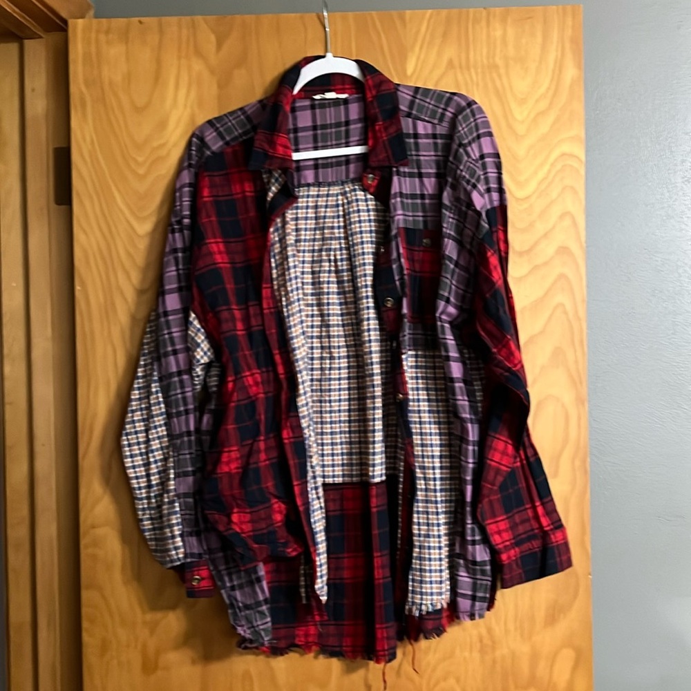 Easel Button Down Patch Design Size Medium - image 1